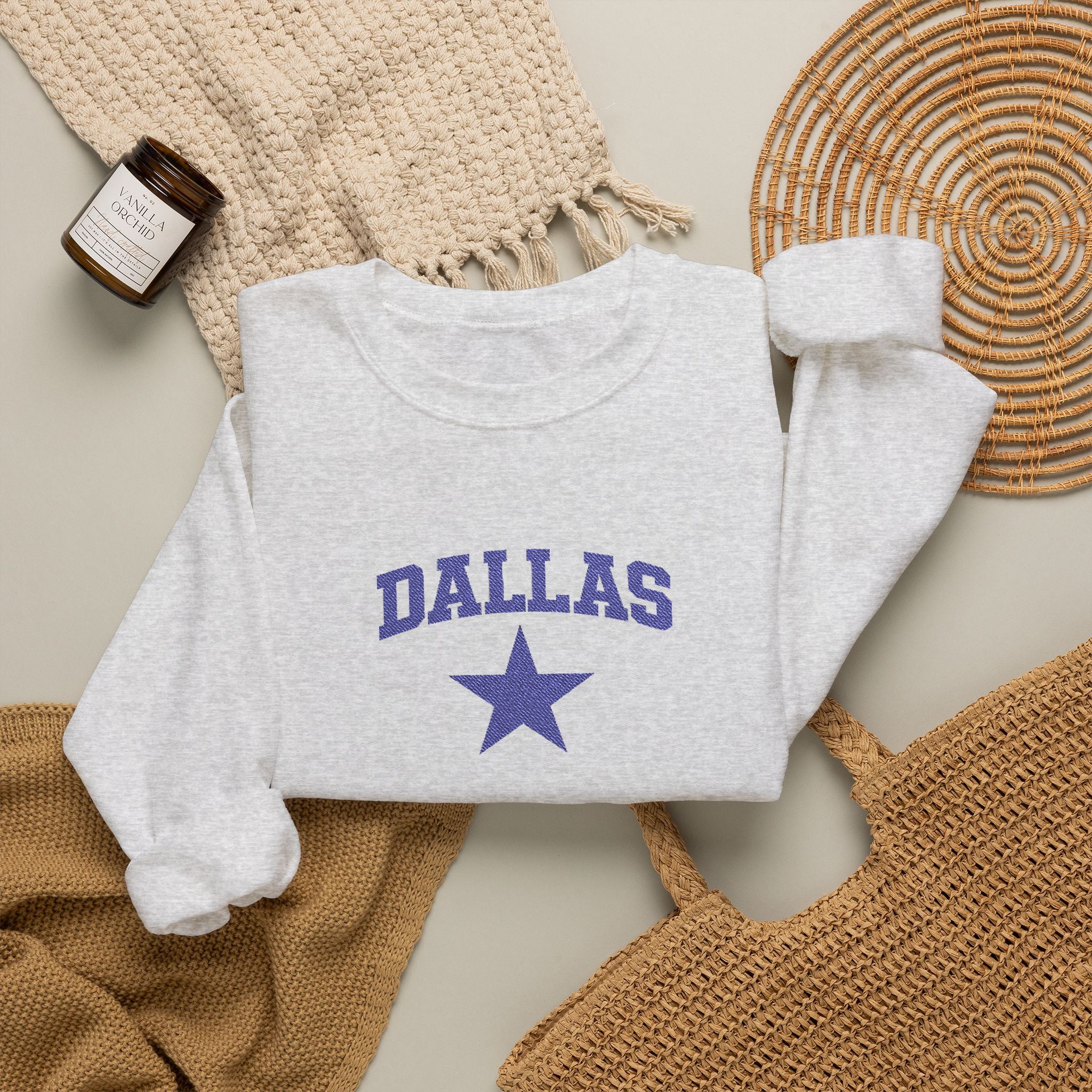 Dallas Star Crewneck Sweatshirt — Vintage Collegiate Pullover